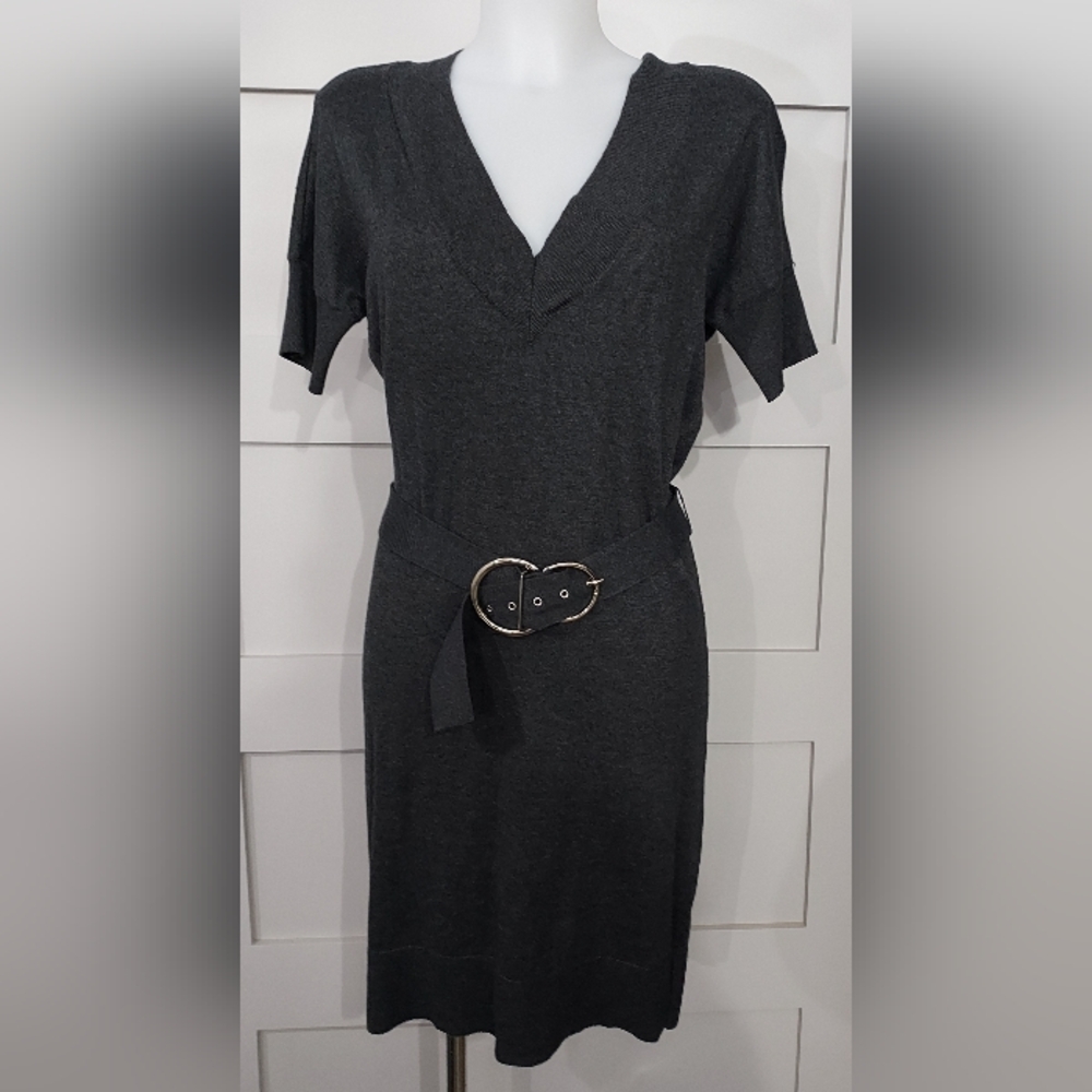 Elegant Gray Knit Dress with Belt